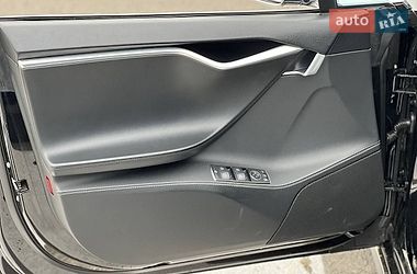 Ліфтбек Tesla Model S 2014 в Одесі