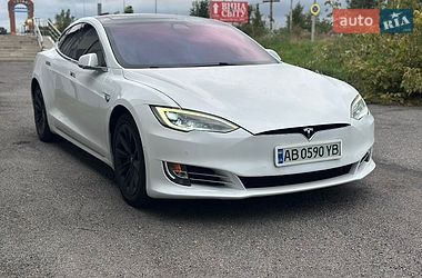 Лифтбек Tesla Model S 2018 в Виннице