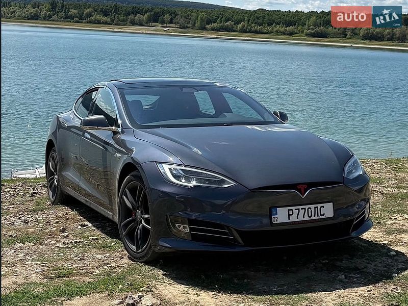 Tesla Model S 2016