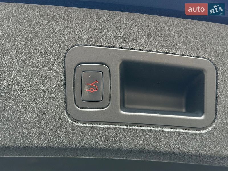 Ліфтбек Tesla Model S 2018 в Києві