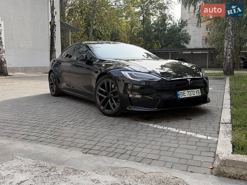 Tesla Model S 2021