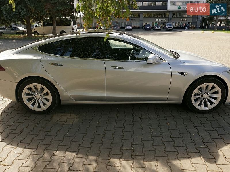 Лифтбек Tesla Model S 2018 в Черновцах фото 5 Лифтбек Tesla Model S 2018 в Черновцах