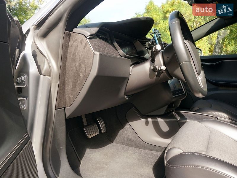 Лифтбек Tesla Model S 2018 в Черновцах фото 13 Лифтбек Tesla Model S 2018 в Черновцах