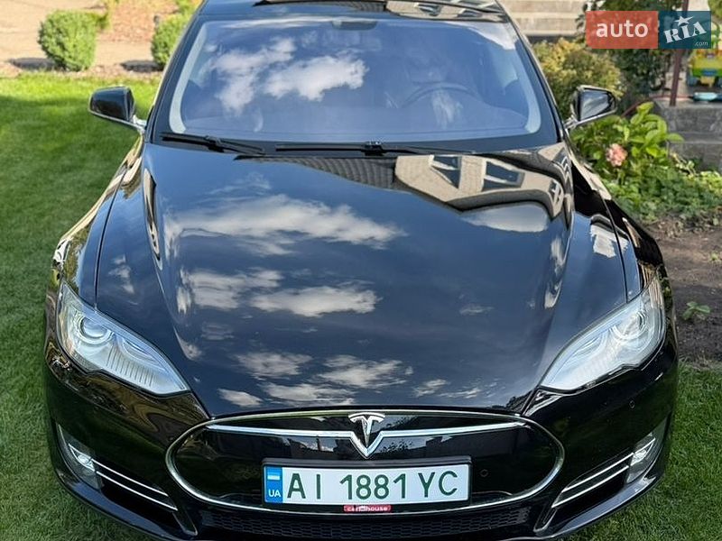Лифтбек Tesla Model S 2013 в Киеве