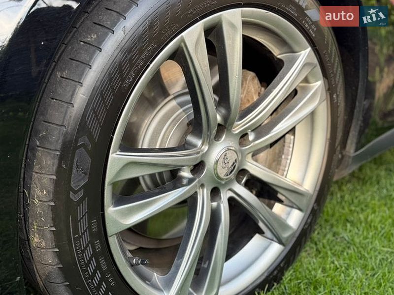 Лифтбек Tesla Model S 2013 в Киеве