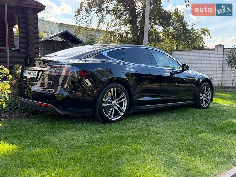 Лифтбек Tesla Model S 2013 в Киеве