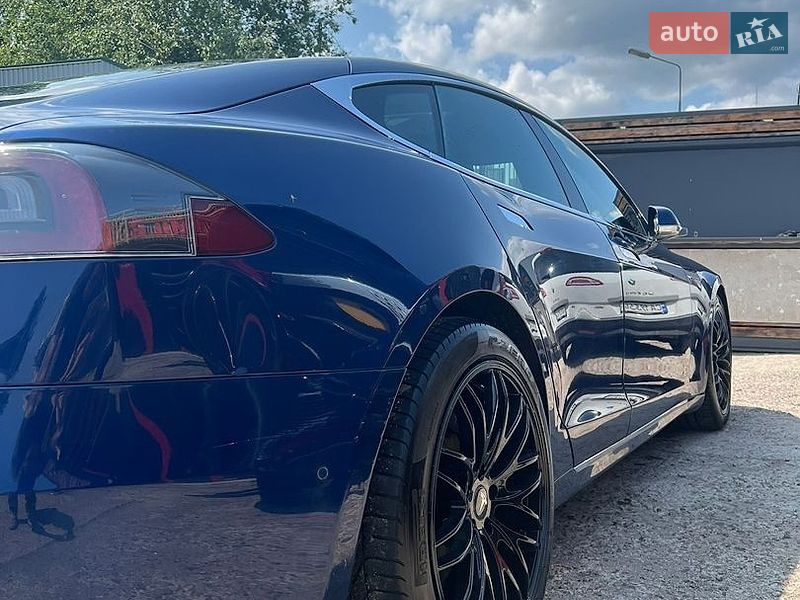 Ліфтбек Tesla Model S 2016 в Софіївській Борщагівці фото 12 Ліфтбек Tesla Model S 2016 в Софіївській Борщагівці