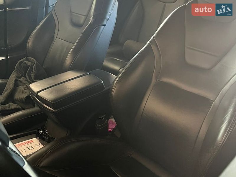 Ліфтбек Tesla Model S 2016 в Софіївській Борщагівці фото 39 Ліфтбек Tesla Model S 2016 в Софіївській Борщагівці