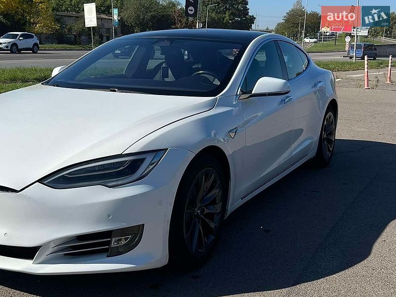 Ліфтбек Tesla Model S 2020 в Львові