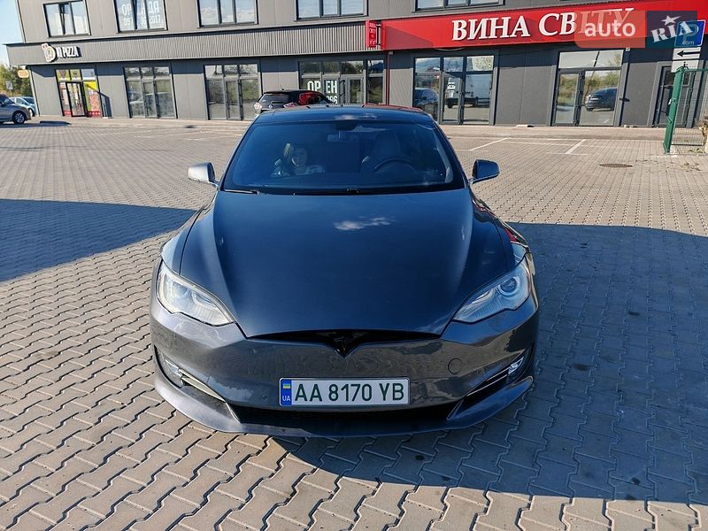 Tesla Model S 2014