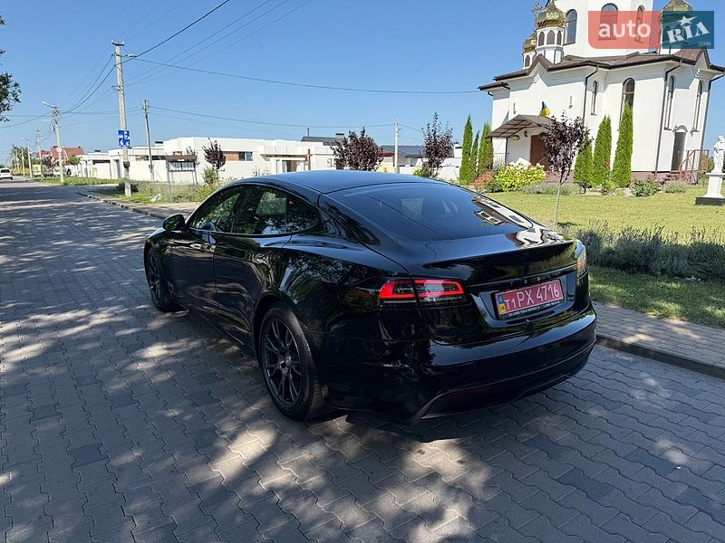 Лифтбек Tesla Model S 2023 в Ровно
