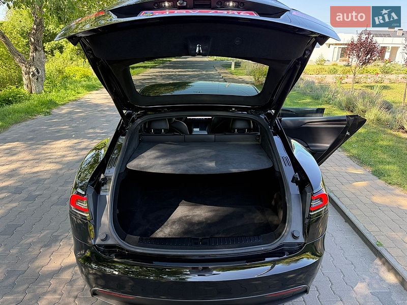 Лифтбек Tesla Model S 2023 в Ровно
