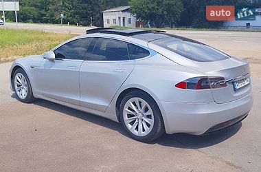 Ліфтбек Tesla Model S 2016 в Житомирі