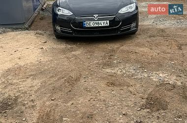 Лифтбек Tesla Model S 2015 в Николаеве