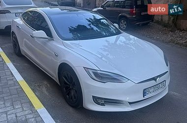 Лифтбек Tesla Model S 2019 в Киеве
