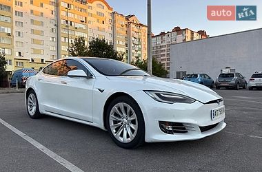 Ліфтбек Tesla Model S 2017 в Івано-Франківську