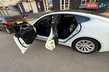 Ліфтбек Tesla Model S 2017 в Івано-Франківську