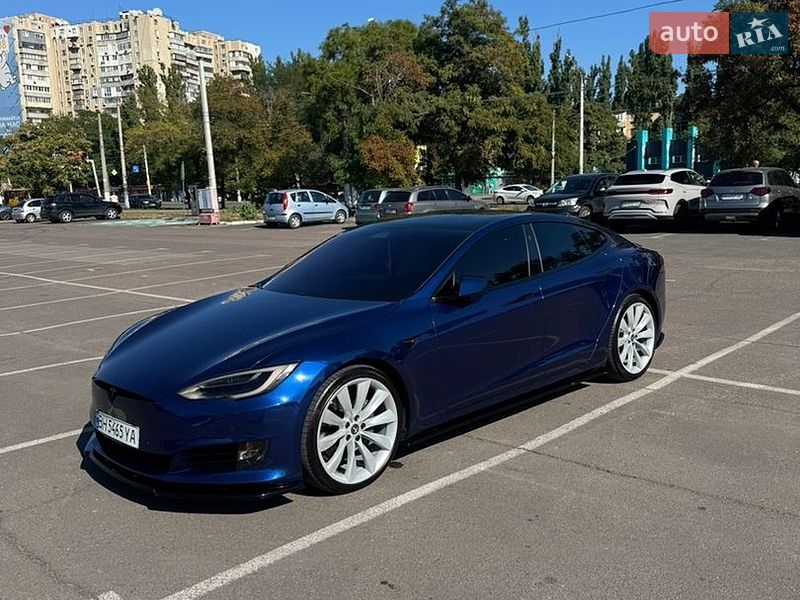 Лифтбек Tesla Model S 2017 в Одессе