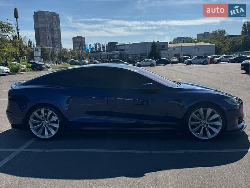 Лифтбек Tesla Model S 2017 в Одессе