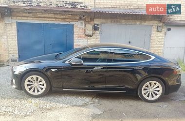 Ліфтбек Tesla Model S 2016 в Києві