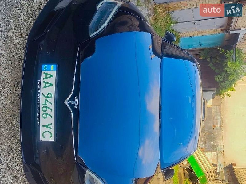 Tesla Model S 2016