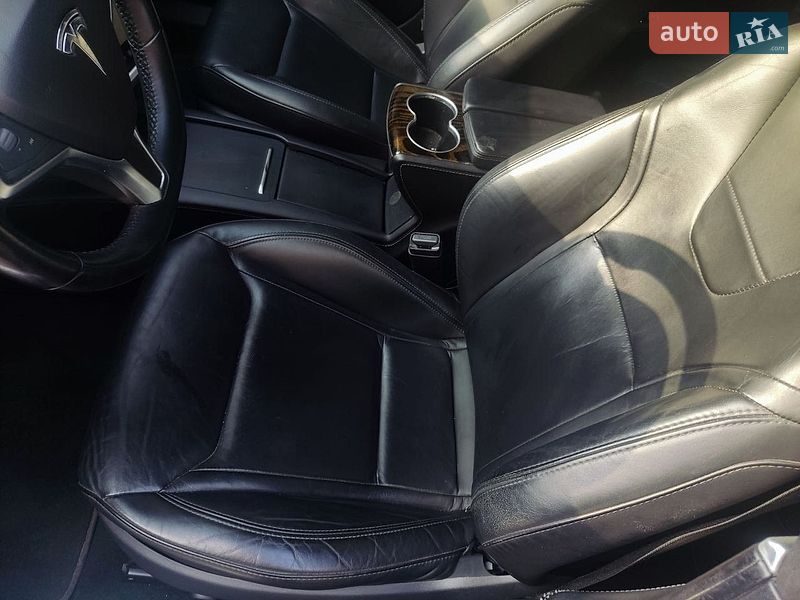 Ліфтбек Tesla Model S 2016 в Києві
