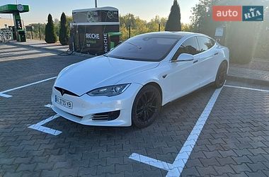 Лифтбек Tesla Model S 2015 в Белой Церкви Лифтбек Tesla Model S 2015 в Белой Церкви