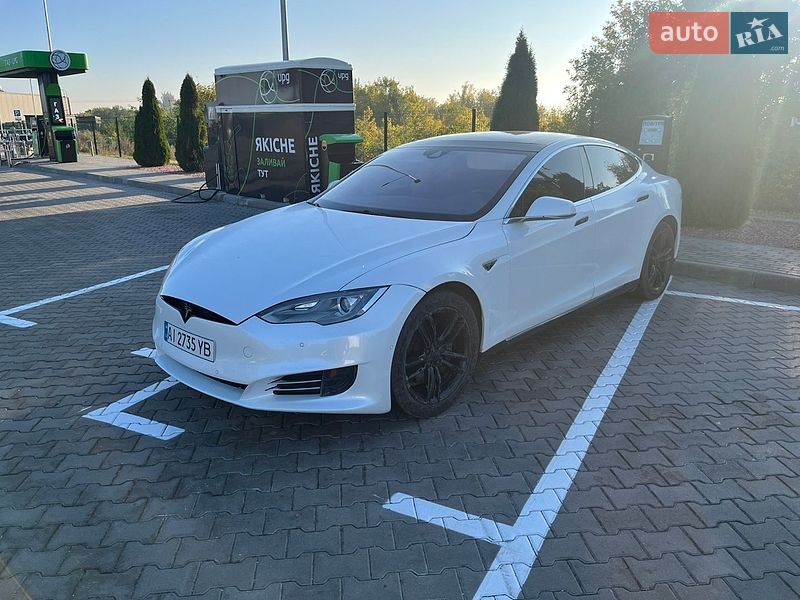 Лифтбек Tesla Model S 2015 в Белой Церкви