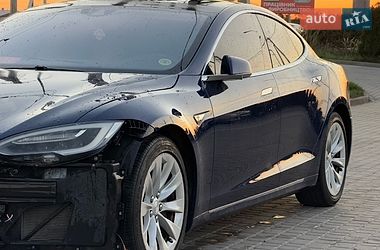 Лифтбек Tesla Model S 2016 в Львове