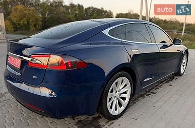 Лифтбек Tesla Model S 2016 в Львове