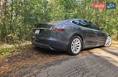 Ліфтбек Tesla Model S 2015 в Києві
