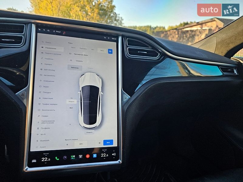 Ліфтбек Tesla Model S 2015 в Києві