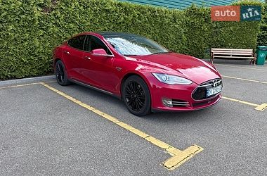 Лифтбек Tesla Model S 2015 в Киеве
