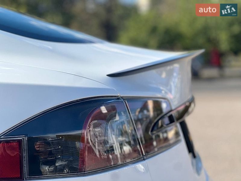Ліфтбек Tesla Model S 2021 в Одесі