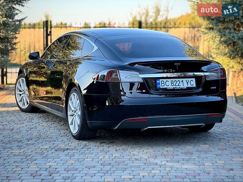 Лифтбек Tesla Model S 2013 в Дрогобыче