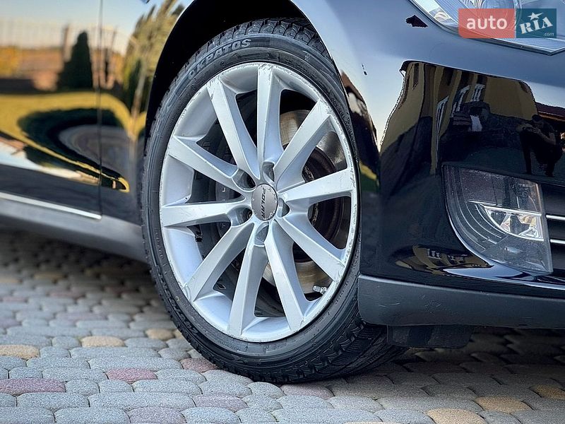 Лифтбек Tesla Model S 2013 в Дрогобыче