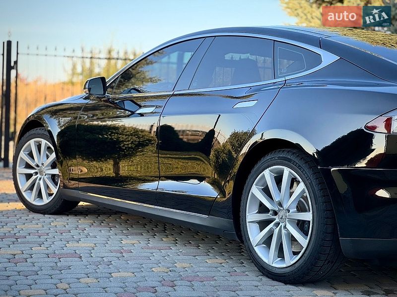 Лифтбек Tesla Model S 2013 в Дрогобыче