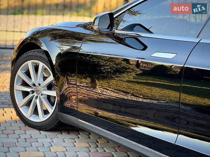 Лифтбек Tesla Model S 2013 в Дрогобыче