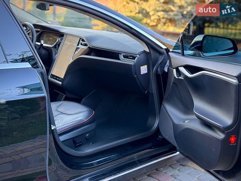 Лифтбек Tesla Model S 2013 в Дрогобыче