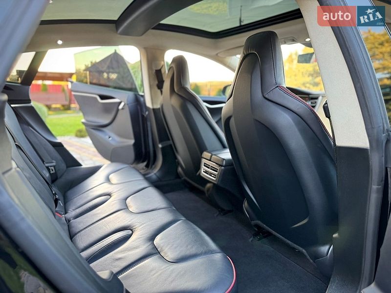 Лифтбек Tesla Model S 2013 в Дрогобыче