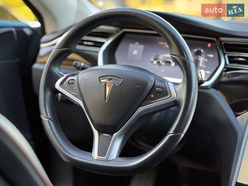 Лифтбек Tesla Model S 2013 в Дрогобыче