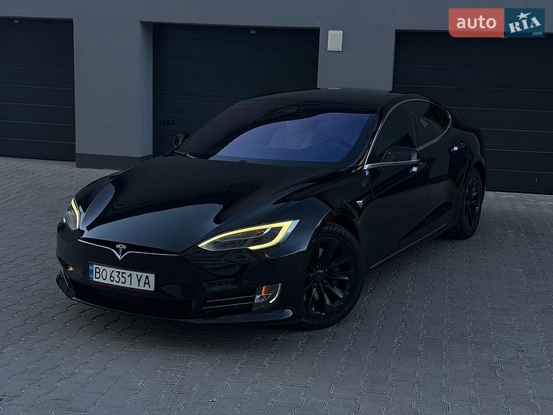 Ліфтбек Tesla Model S 2017 в Тернополі