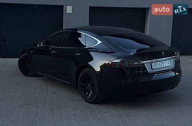 Ліфтбек Tesla Model S 2017 в Тернополі
