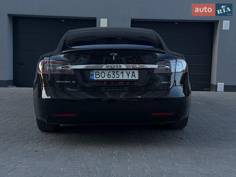 Ліфтбек Tesla Model S 2017 в Тернополі