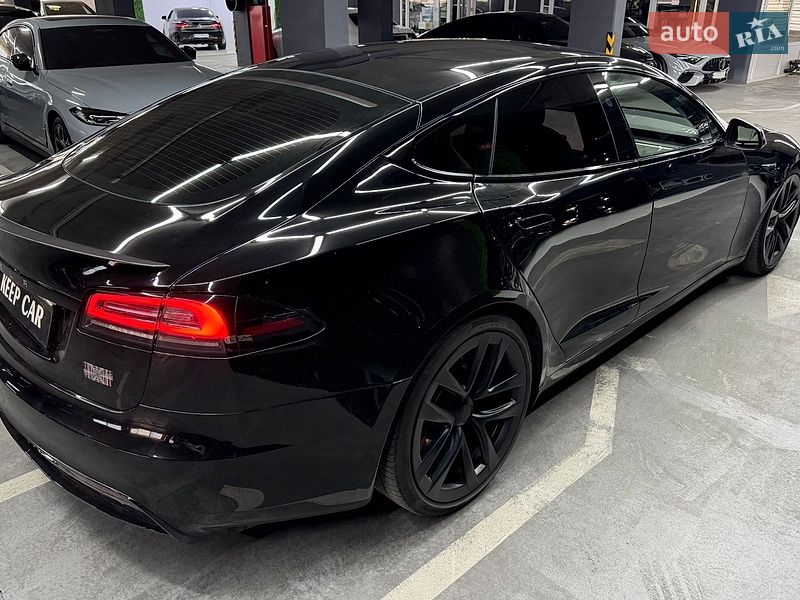 Лифтбек Tesla Model S 2023 в Одессе