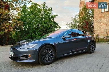 Лифтбек Tesla Model S 2017 в Тернополе