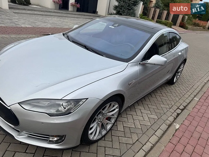 Tesla Model S