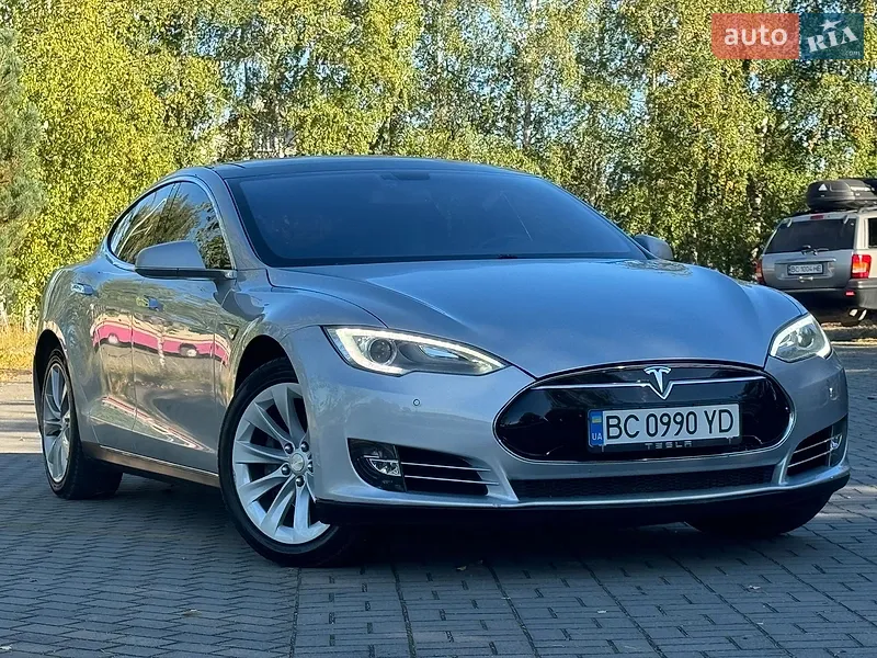 Tesla Model S 2013