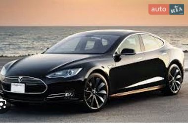 Ліфтбек Tesla Model S 2015 в Львові