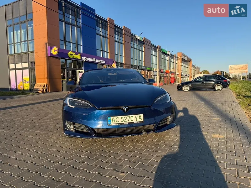 Tesla Model S 2016